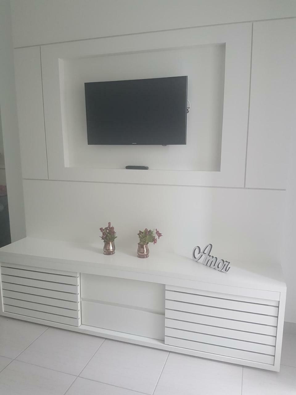 Grande: Conforto E Wi-fi Na Orla De Apartamento Ubatuba